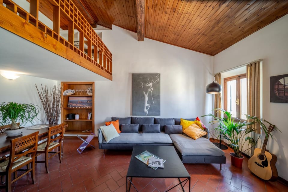 Via Ricasoli apartment, next to Accademia Apartment in Florence