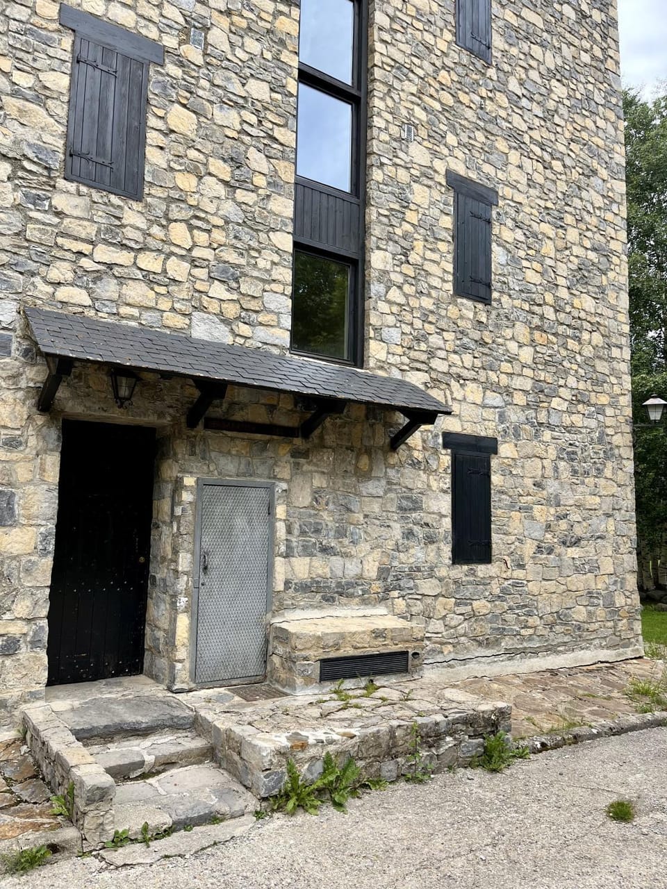 Property building, Facade/entrance, Lobby or reception
