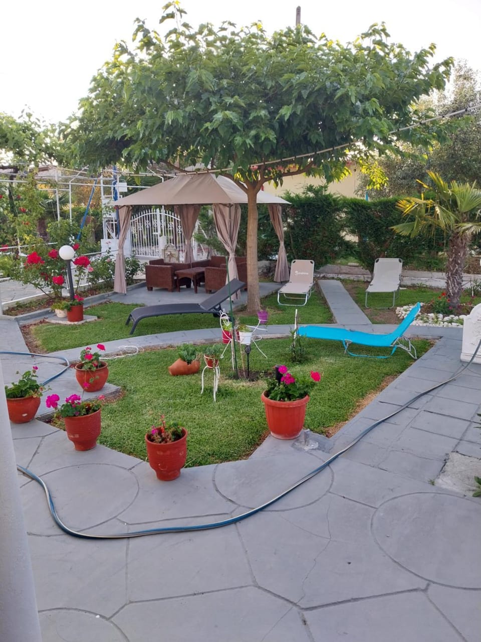 Villa Artzie. Έξοχικο με τεράστιο εξωτερικό χώρο. House in Halkidiki