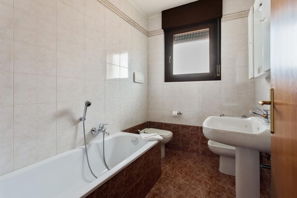 Borgo Roma with parking - Pet Friendly Apartment in Verona