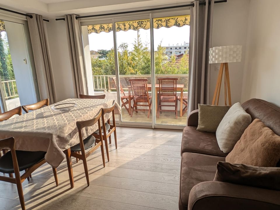 Patio, Living room, Dining area