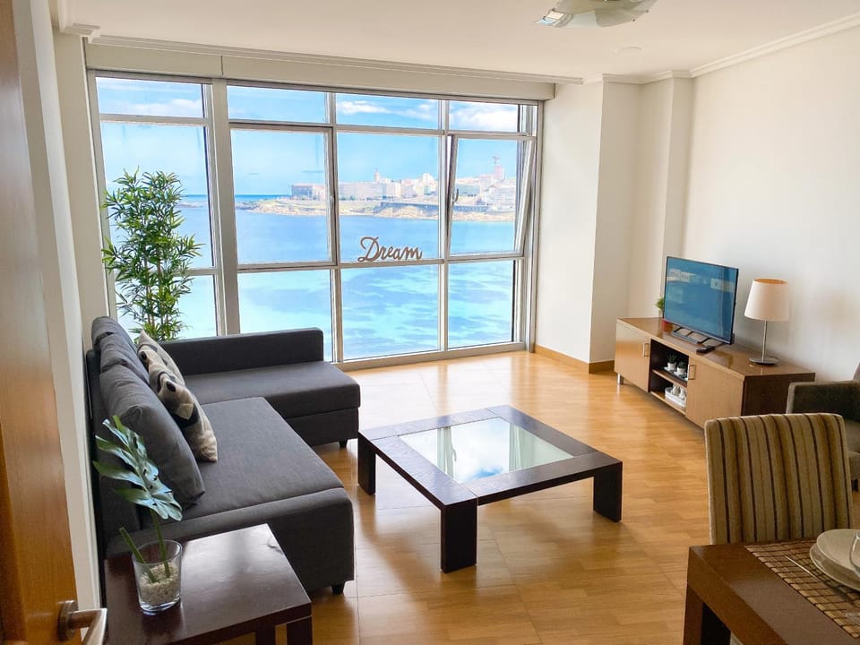 Living room, Lounge or bar, Sea view