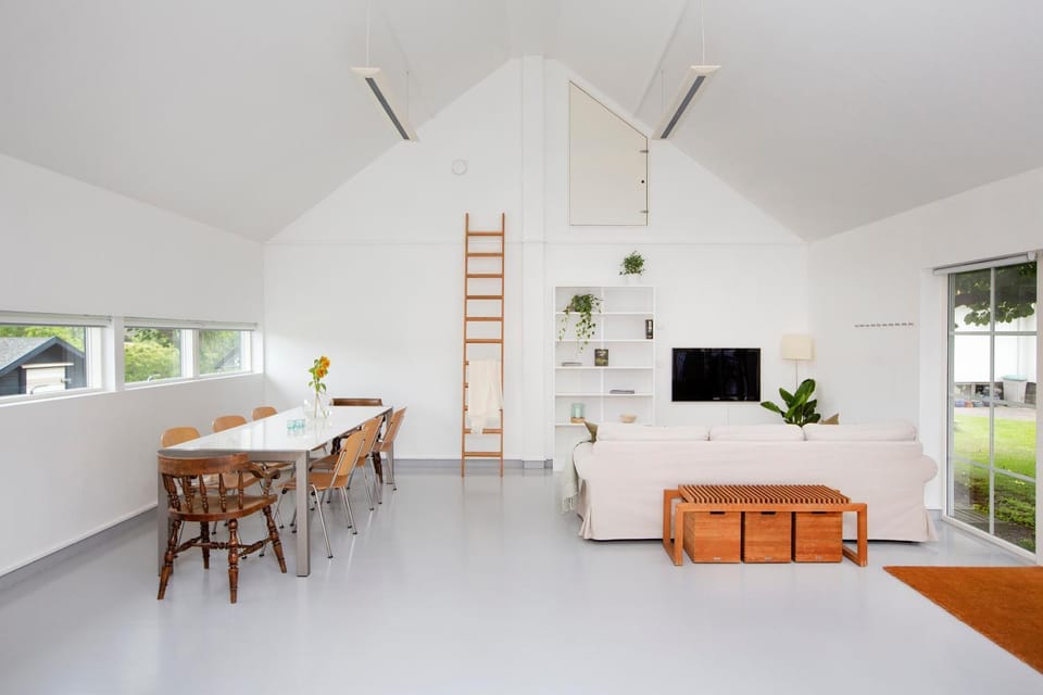 Living room, Dining area