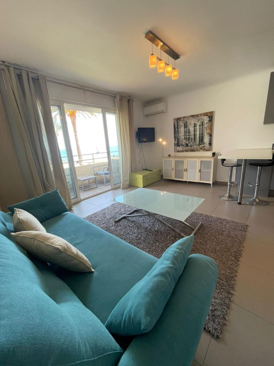 Fully equipped beachfront studio in the heart of the city center bd Leclerc Apartment in Antibes