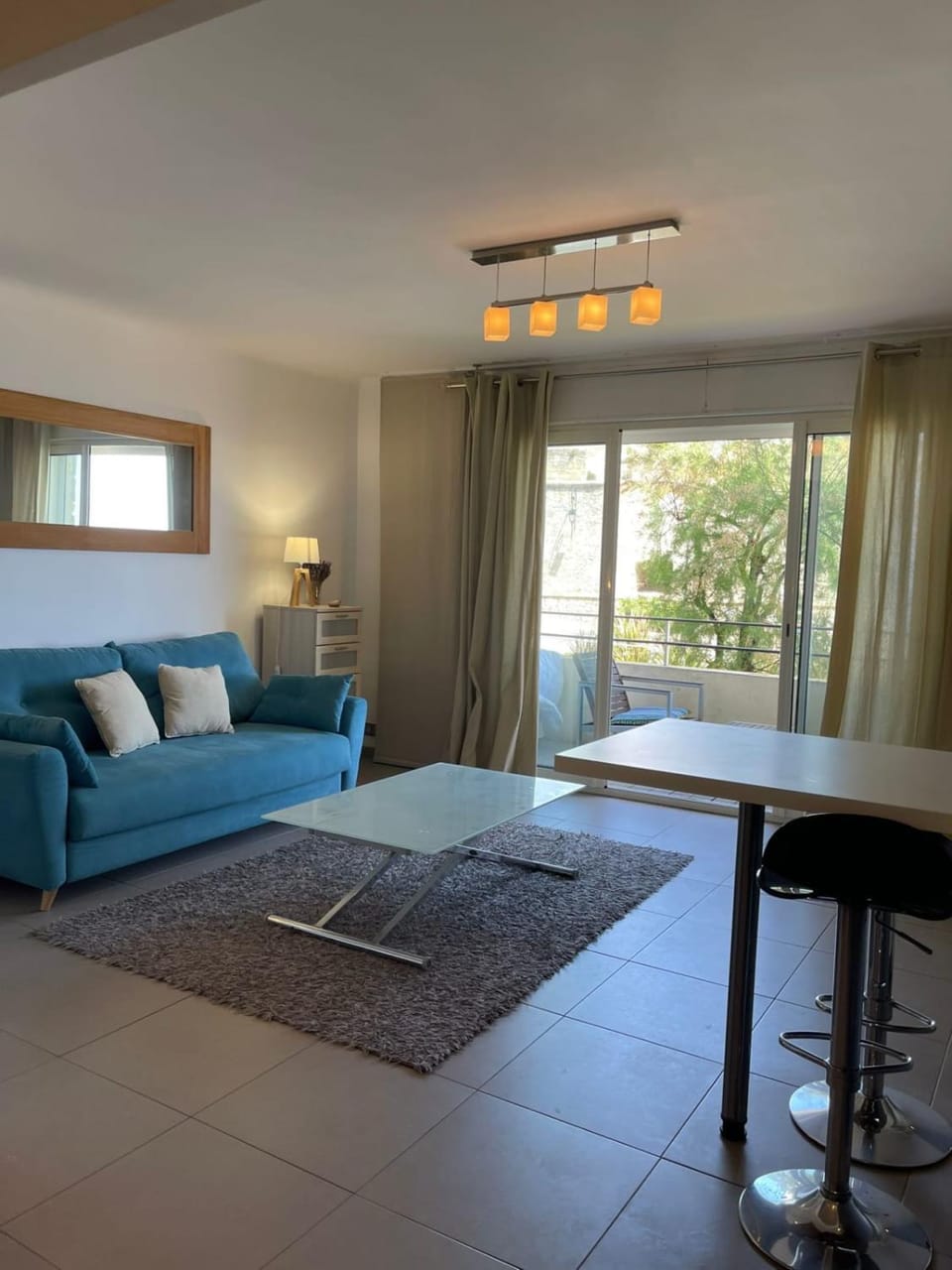 Fully equipped beachfront studio in the heart of the city center bd Leclerc Apartment in Antibes