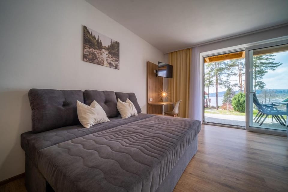 Bed, Balcony/Terrace, Living room, Photo of the whole room, Seating area, Bedroom