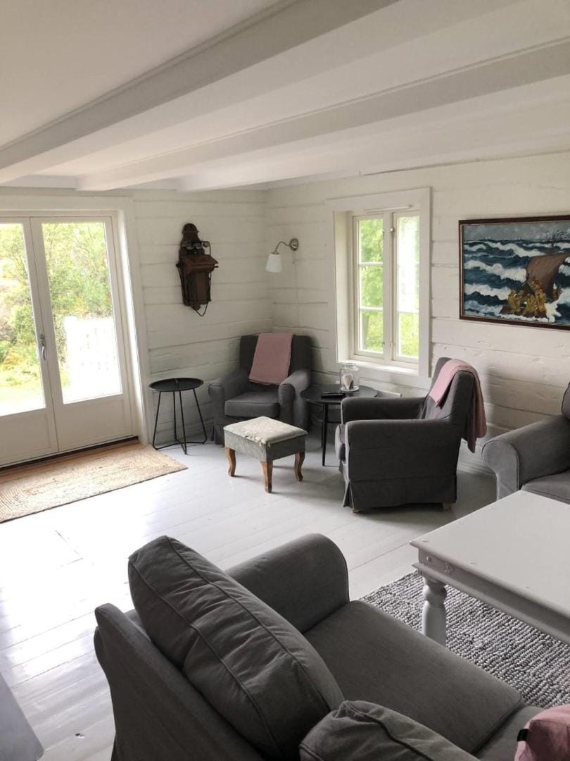 View (from property/room), Living room, Seating area