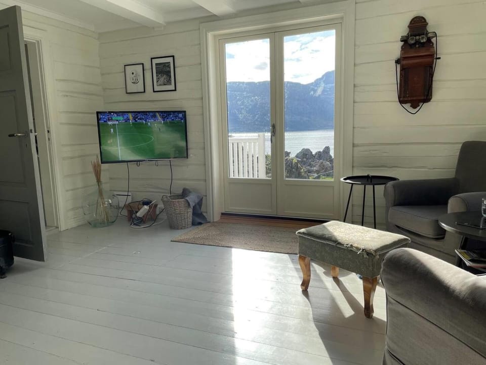 TV and multimedia, View (from property/room), Living room, Seating area