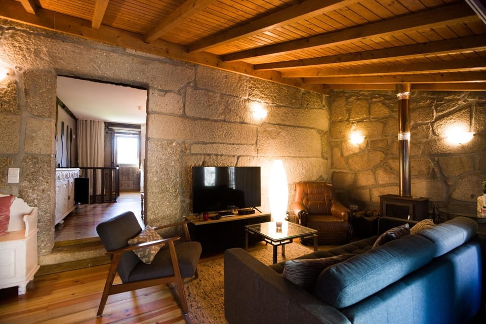 Communal lounge/ TV room, Living room, Seating area