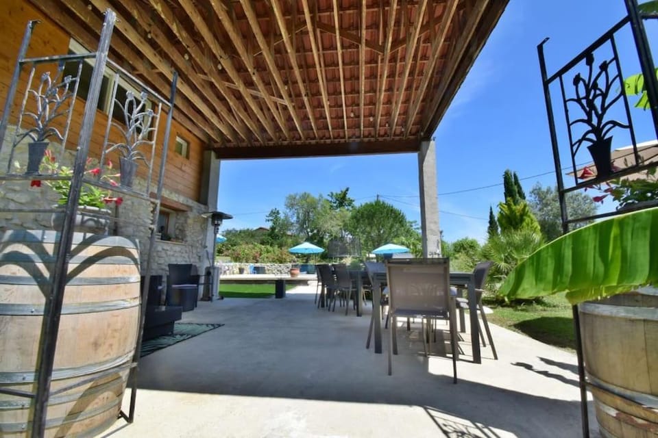 Gite de groupe "L'Unisson" Domaine La Rose des Vents House in Occitanie
