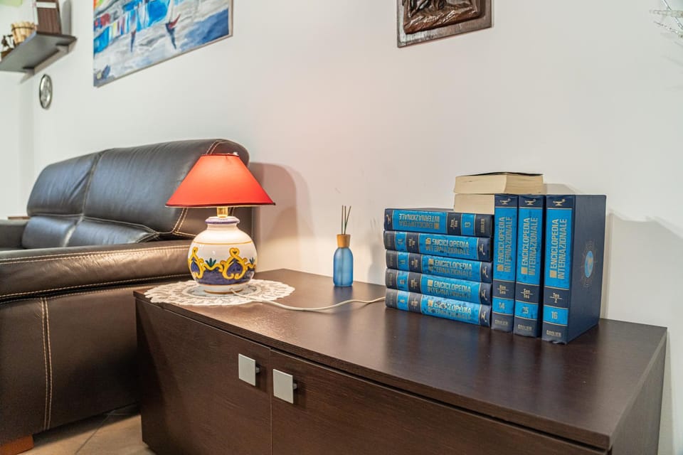 Library, Living room, Seating area