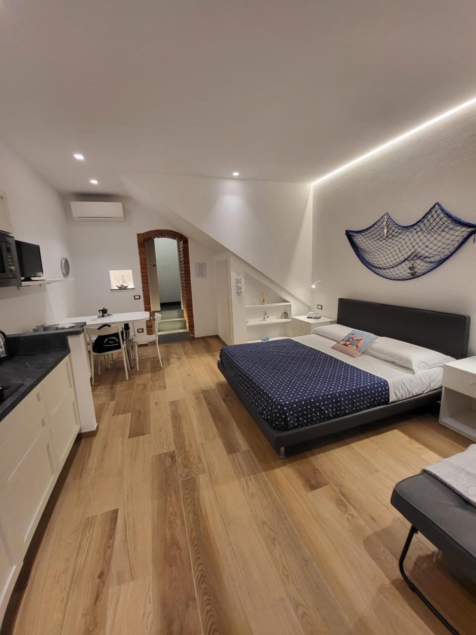 Living room, Photo of the whole room