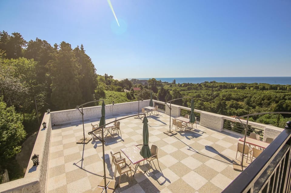 Balcony/Terrace, Dining area