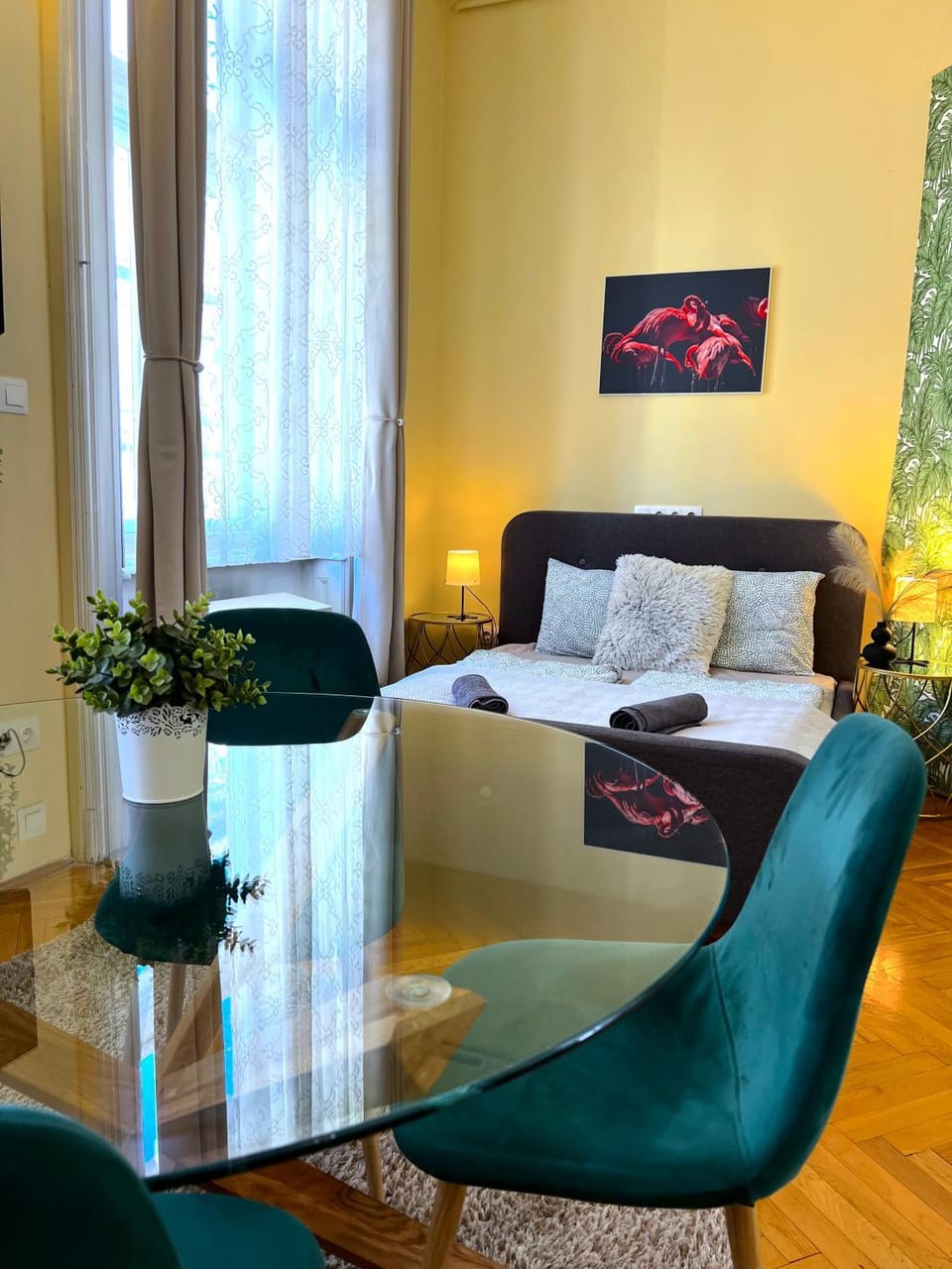 Bed, Living room, Photo of the whole room, Seating area, Bedroom