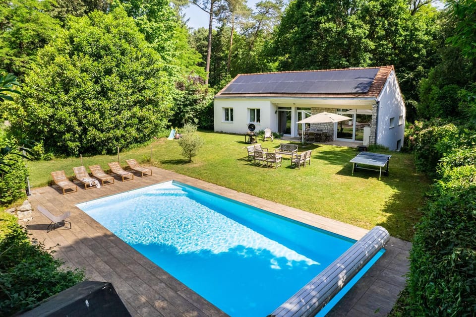 Property building, Natural landscape, Garden, Garden view, Pool view, Swimming pool