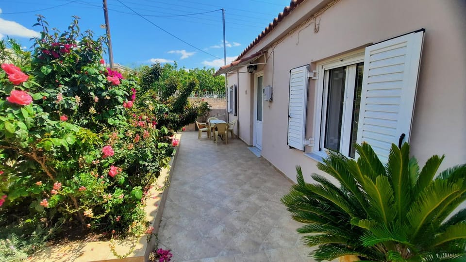 Aegina house1 Apartment in Argolis, Greece