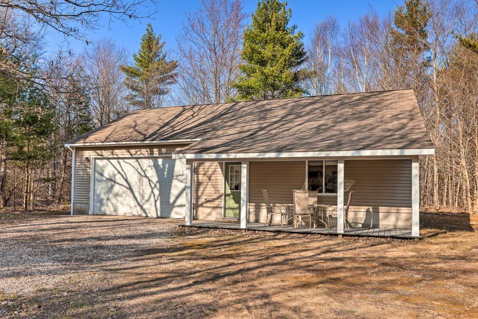 Secluded Bear Lake Getaway w/ Fire Pit & Porch! House in Michigan