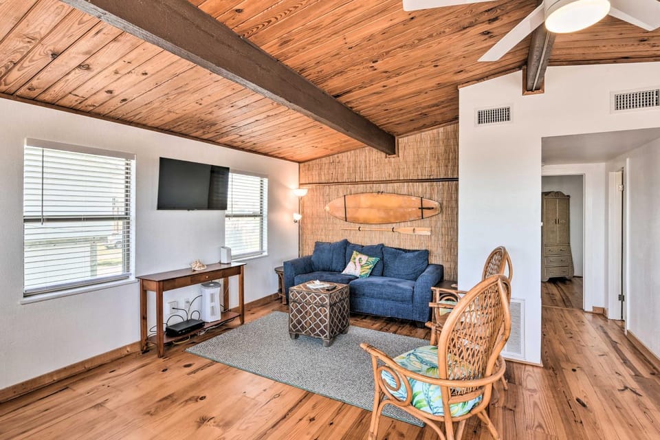 Gulf Coast Views! Coastal Winter Gem in Galveston House in Galveston Island