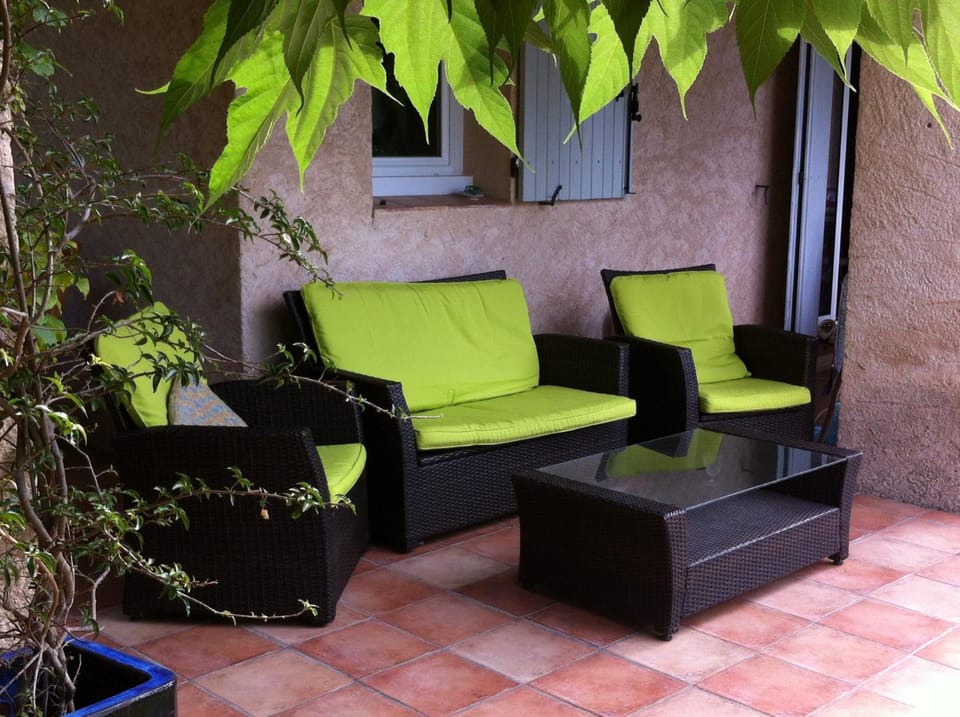 Villa avec piscine au Lavandou dans jardin méditerranéen Villa in Le Lavandou