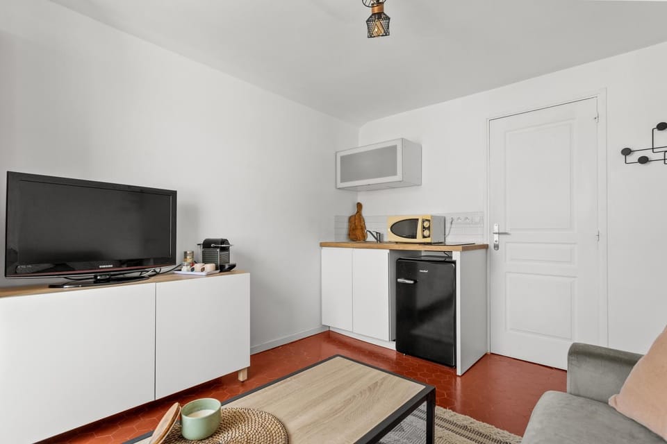 TV and multimedia, Kitchen or kitchenette, stove