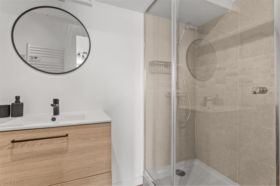 Shower, Bathroom