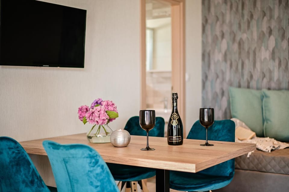 Dining area, Drinks