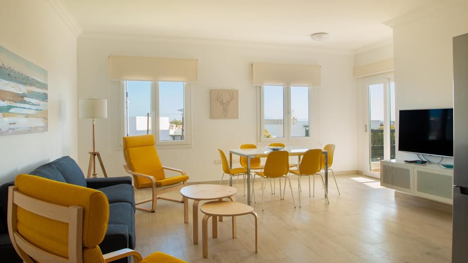 TV and multimedia, Balcony/Terrace, Living room, Dining area, heating, internet, air conditioner