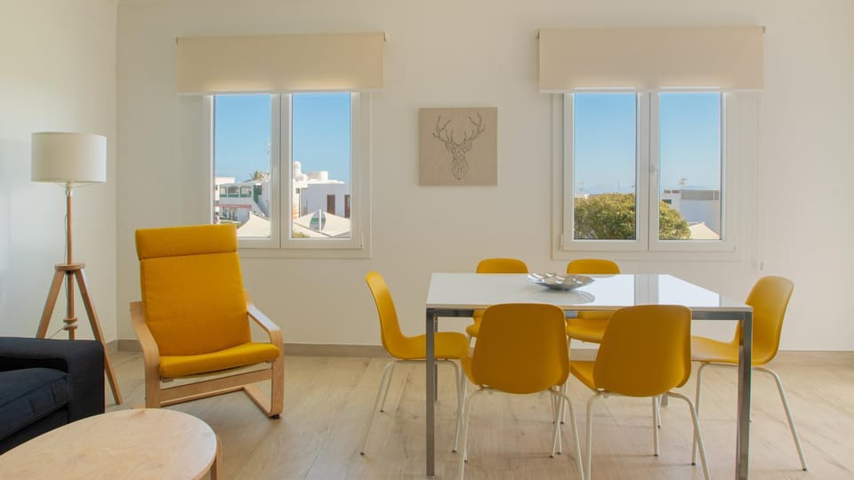 Living room, Dining area, heating, internet, air conditioner