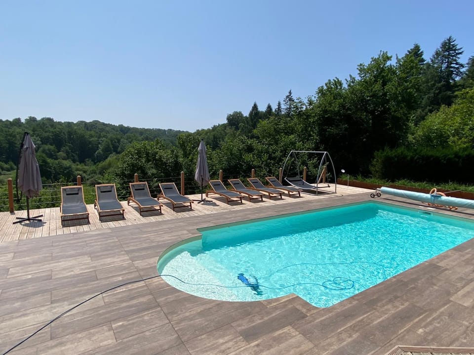 Day, Natural landscape, Pool view, Swimming pool, sunbed