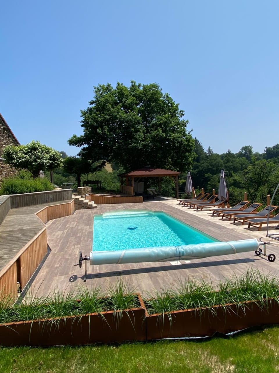 Day, Natural landscape, Pool view, Swimming pool, sunbed
