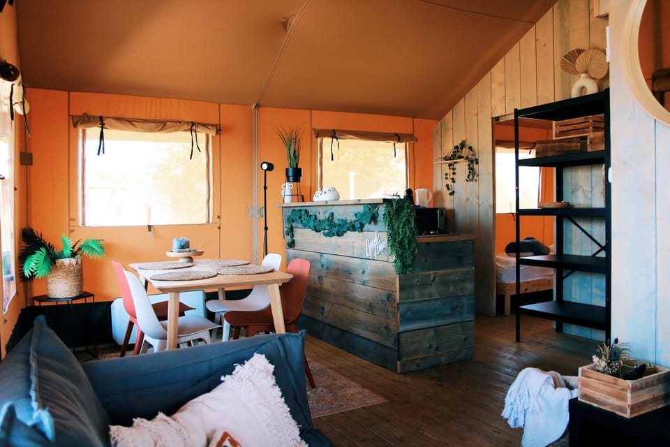 Luxury Lake Lodge Luxury tent in Gelderland, Netherlands