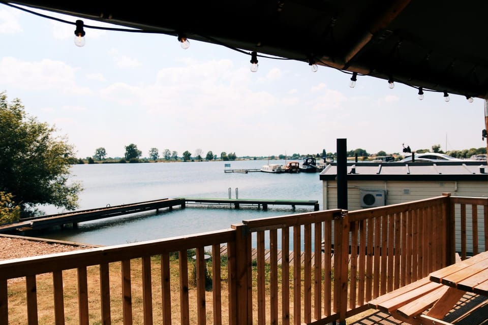 Luxury Lake Lodge Luxury tent in Gelderland, Netherlands