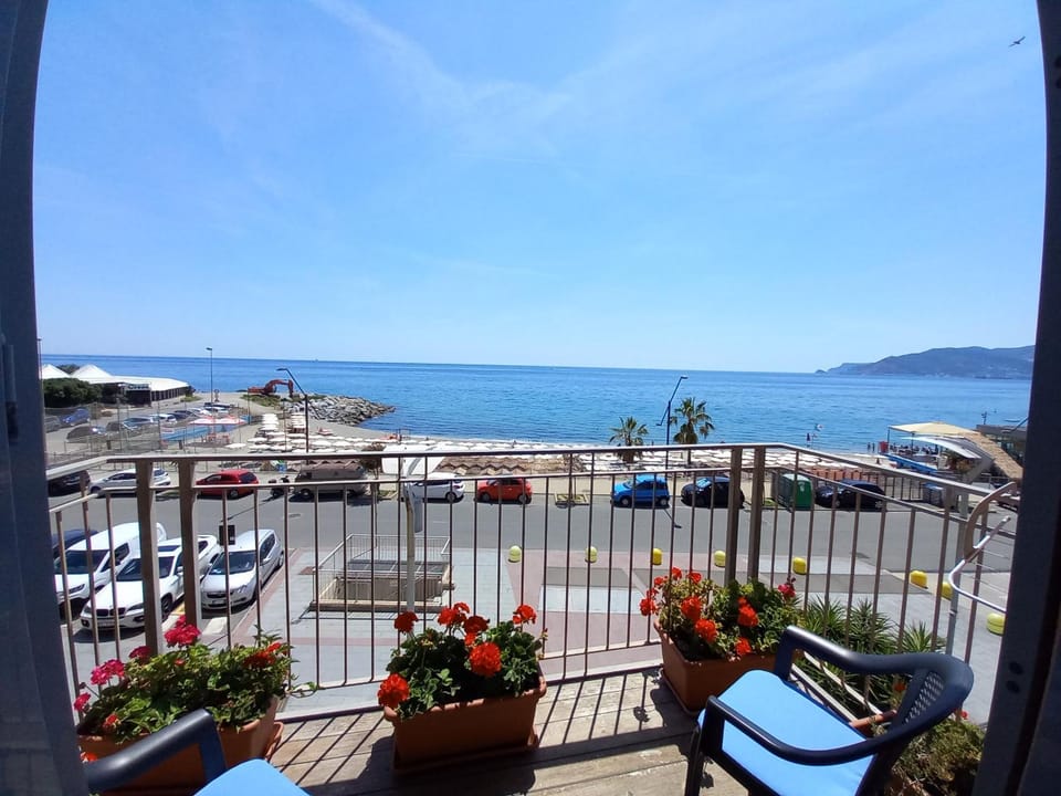 Natural landscape, View (from property/room), Balcony/Terrace, Sea view