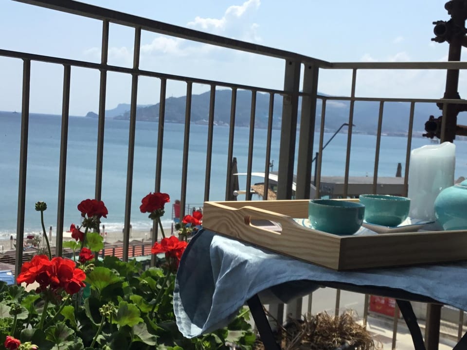 Natural landscape, View (from property/room), Balcony/Terrace, Sea view