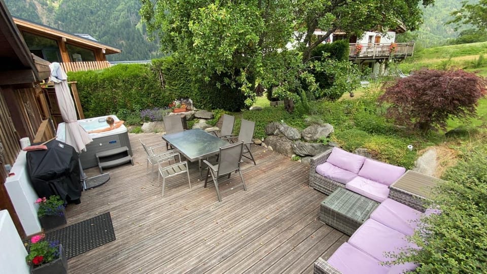 Tiki Lodge - hot tub & sauna Chalet in Les Houches