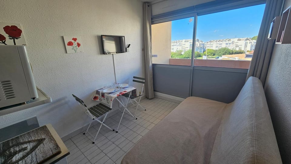 TV and multimedia, View (from property/room), Balcony/Terrace, Living room, Dining area