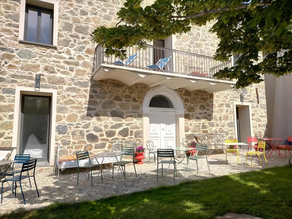 Patio, Facade/entrance