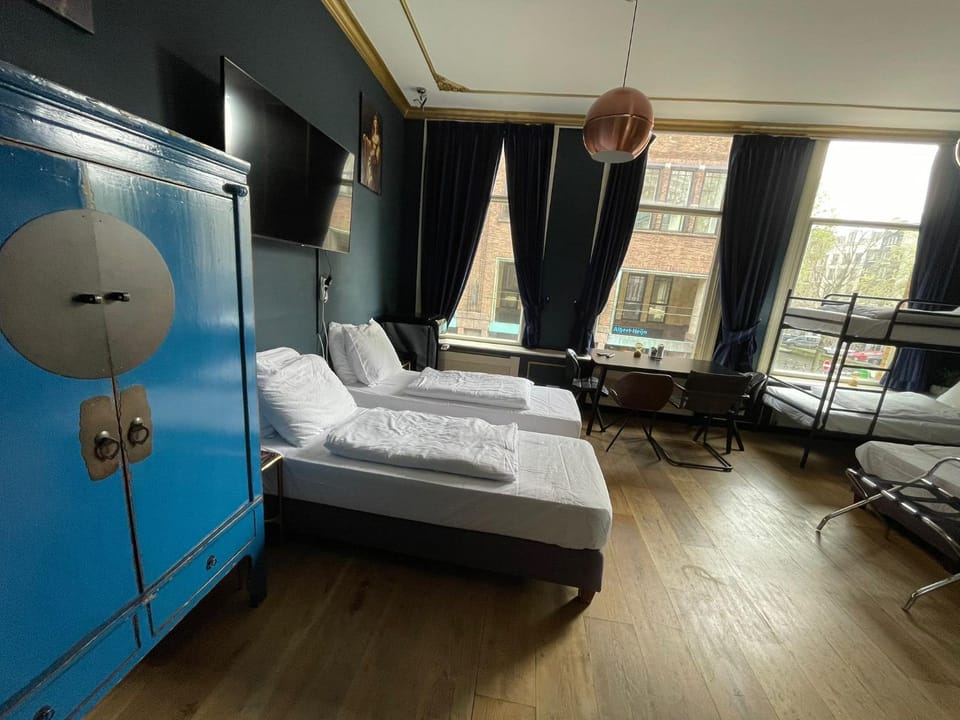 Bed, Bedroom, bunk bed