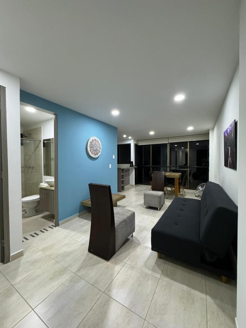 Living room, Photo of the whole room