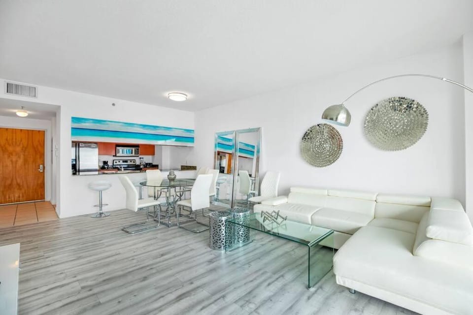 Amazing Penthouse In beautiful Brickell 42 floor!! Free Garage Parking Apartment in Brickell