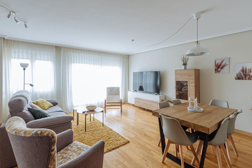Communal lounge/ TV room, TV and multimedia, Living room