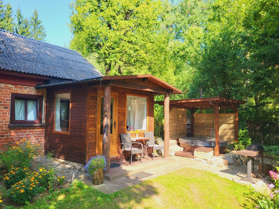 Patio, BBQ facilities, Hot Tub, Spa and wellness centre/facilities