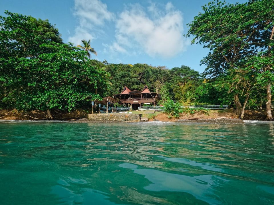 Property building, Restaurant/places to eat, Day, Natural landscape, Sea view