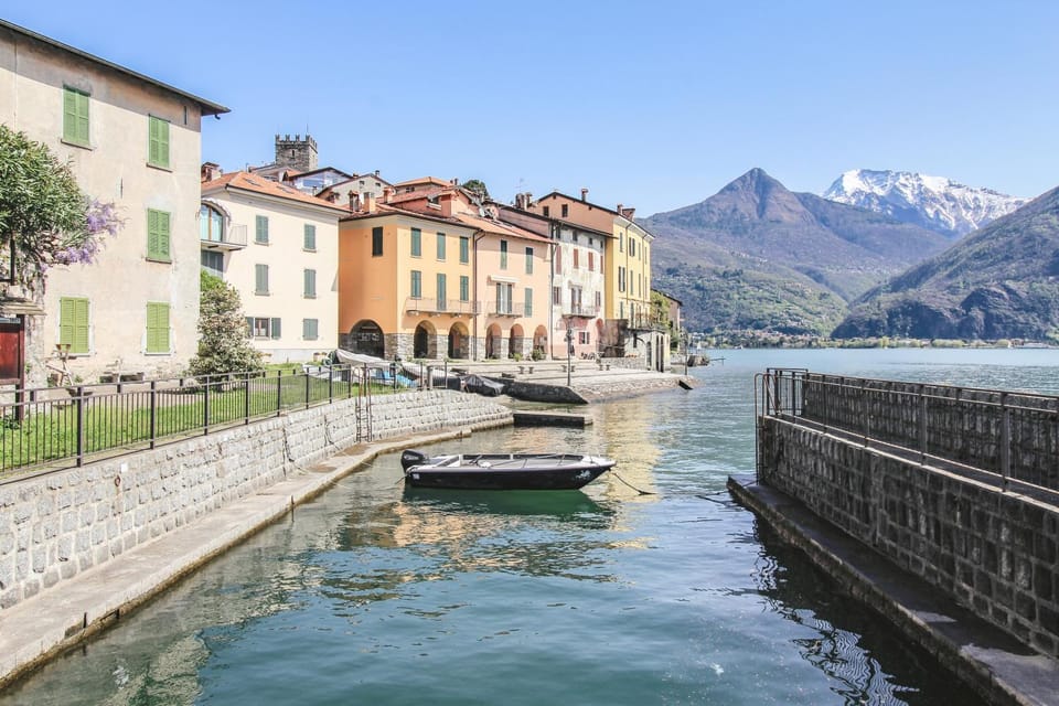 Nearby landmark, Day, Natural landscape, Activities, Lake view, Mountain view