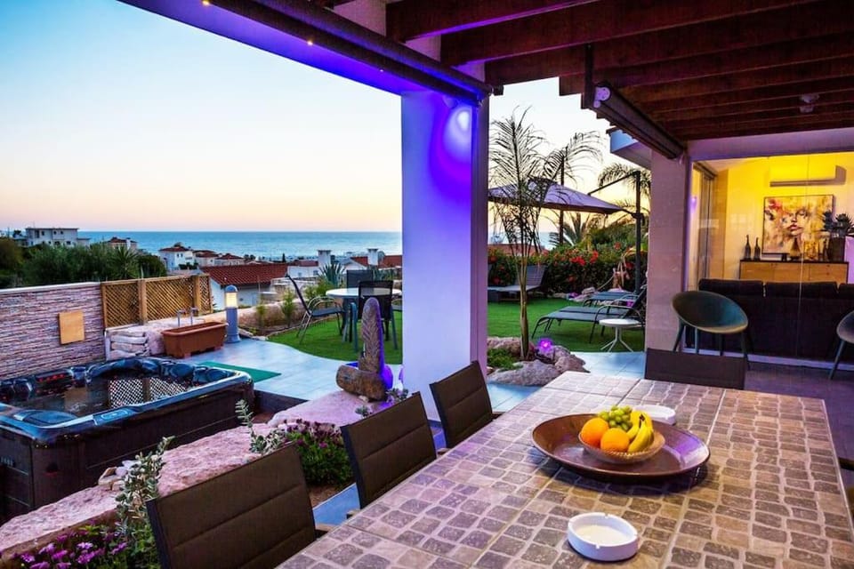 Family Luxury Marissa Villa House in Paphos