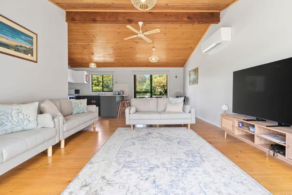 Shell Shack - BYO Linen House in Apollo Bay