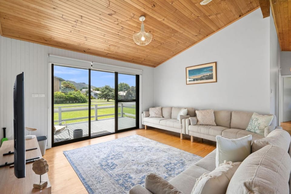 Shell Shack - BYO Linen House in Apollo Bay