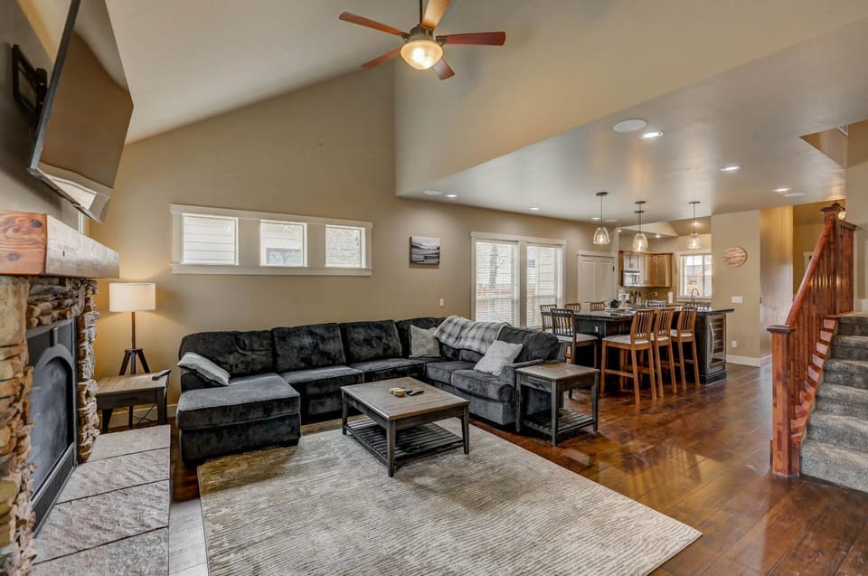 Deer Ridge by Casago McCall - Donerightmanagement House in McCall