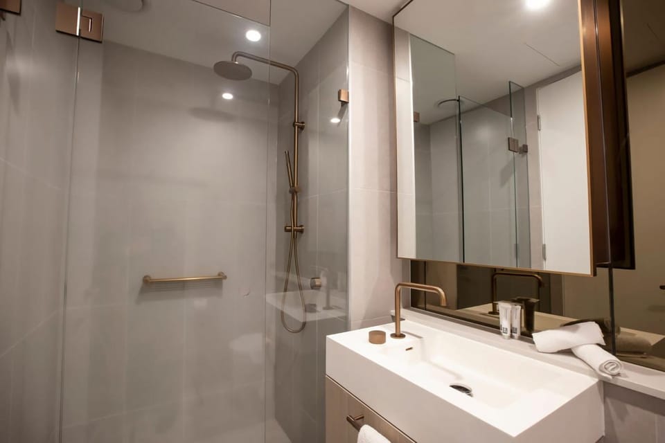 Shower, Bathroom, towels
