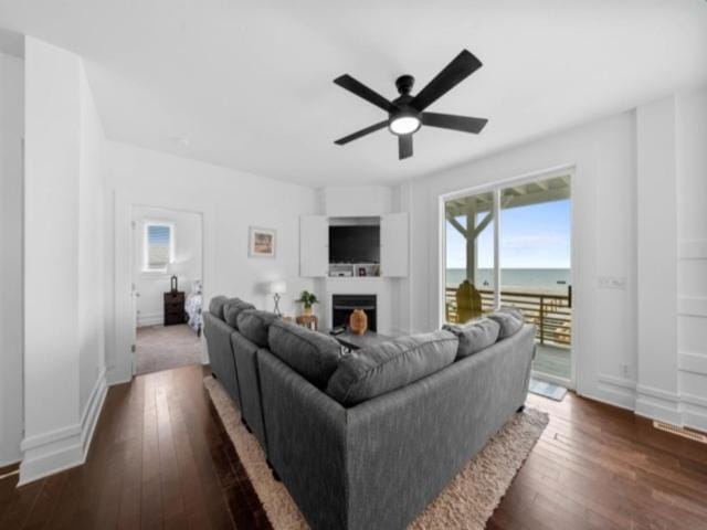 A Shore Thing 1 - OCEANFRONT and DOG FRIENDLY! Private beach access! townhouse House in Carolina Beach